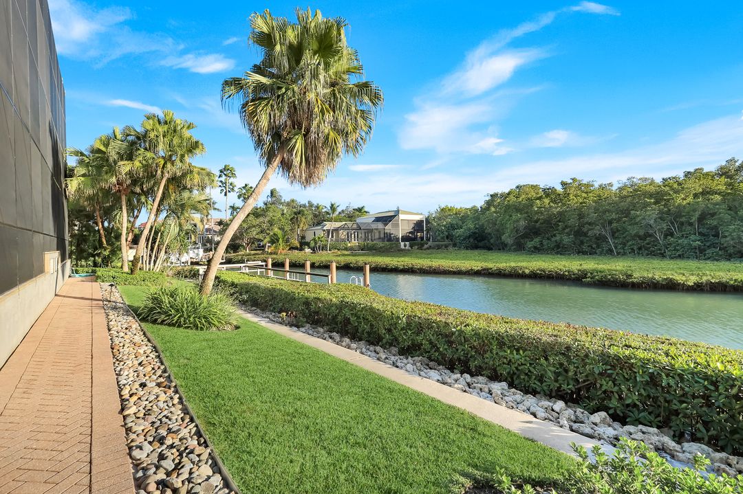 1450 Gulfstar Dr S, Naples, FL 34112