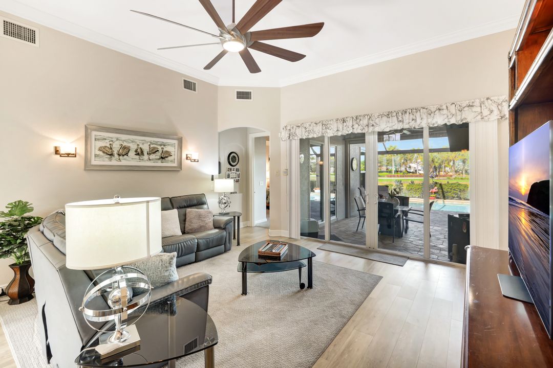 9127 Crystal Ct, Naples, FL 34120