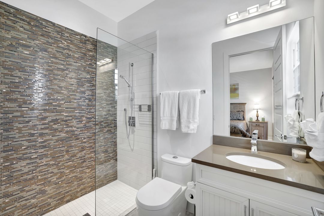 16 Willoughby Dr, Naples, FL 34110