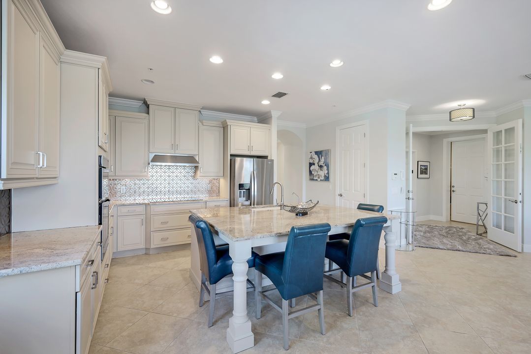 4730 Colony Villas Dr #802, Bonita Springs, FL 34134