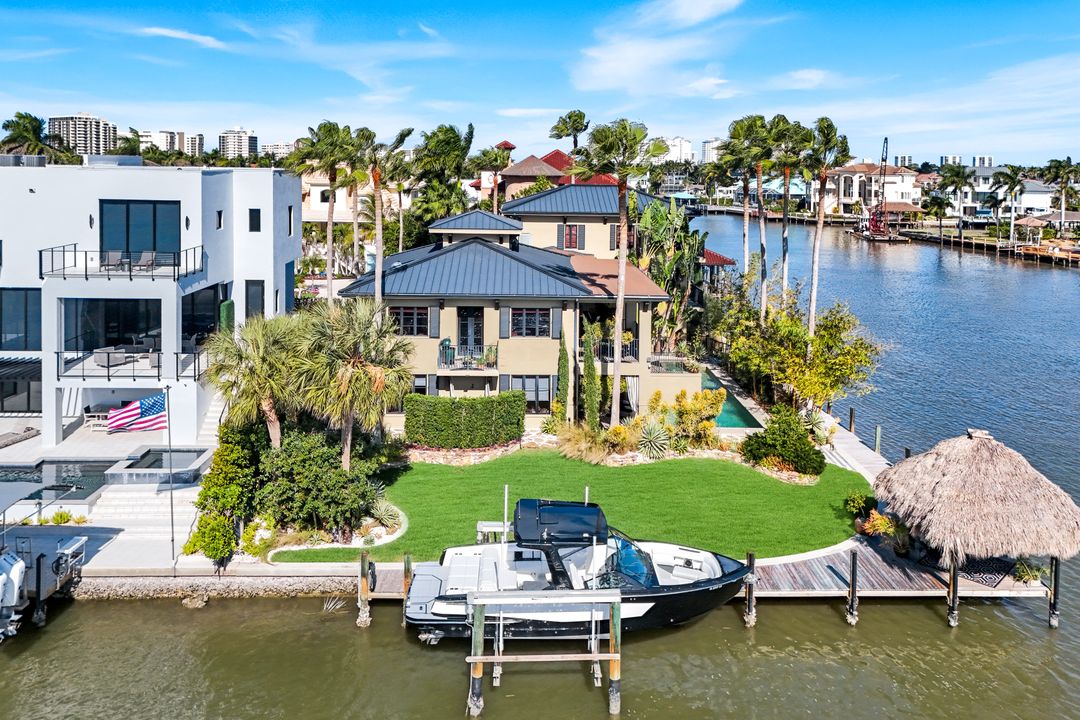 290 Channel Dr, Naples, FL 34108