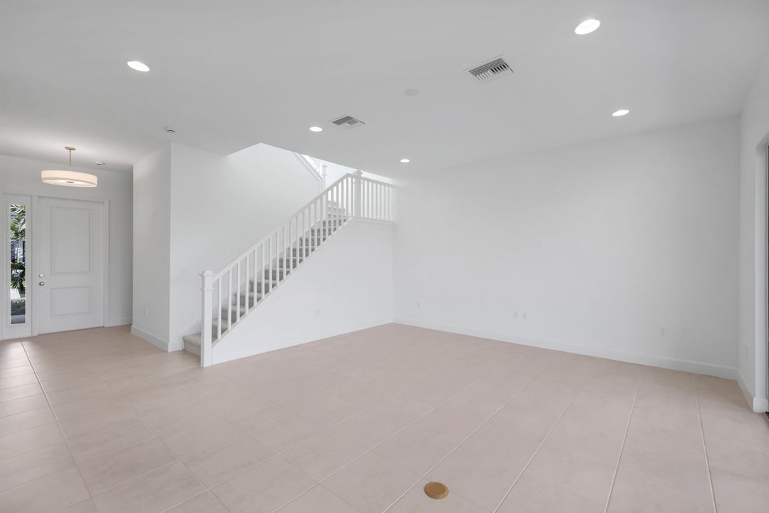 20703 Fair Oak Ln, Estero, FL 33928