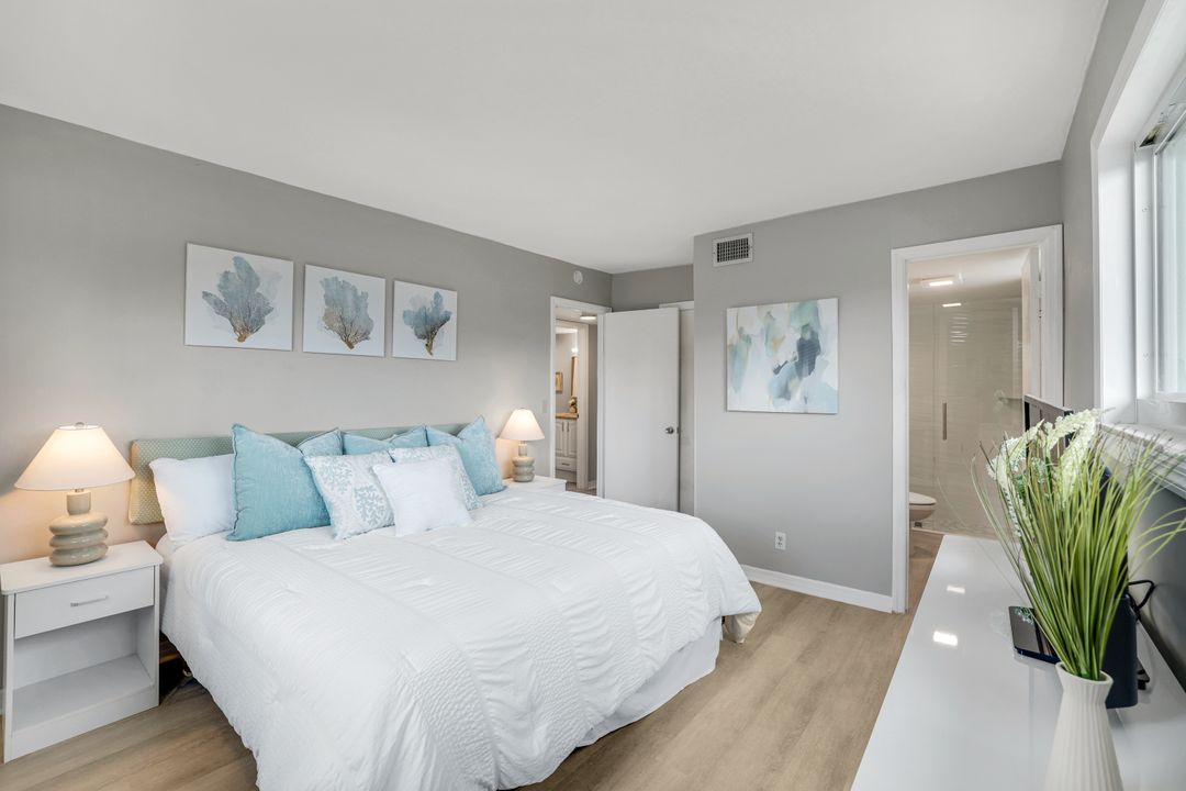 766 Central Ave #313, Naples, FL 34102