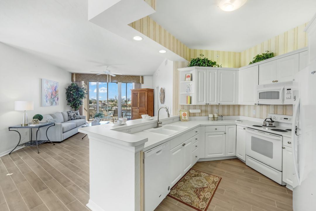 450 Launch Cir #501, Naples, FL 34108