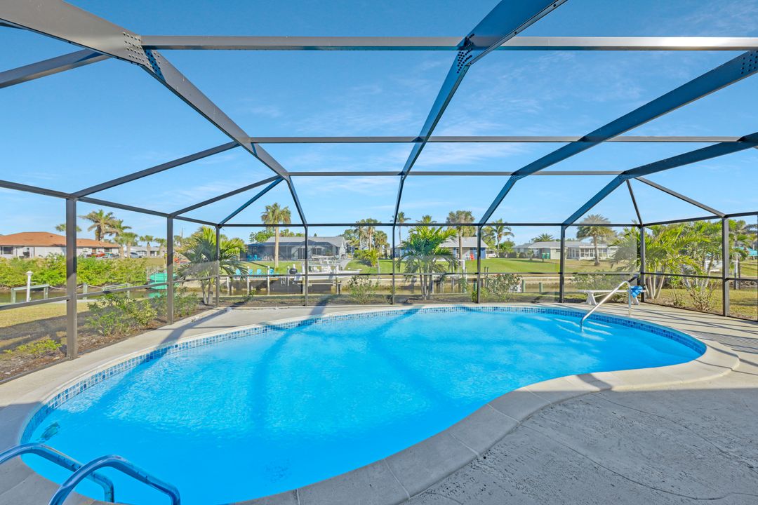166 Cambridge Dr NW, Port Charlotte, FL 33952