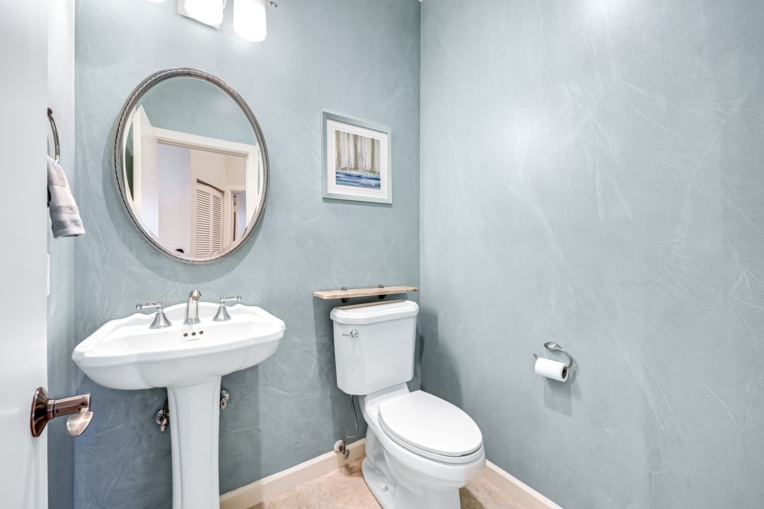 2035 Castle Garden Ln, Naples, FL 34110