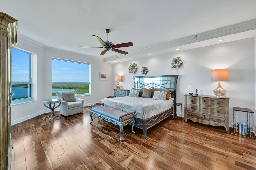 285 Grande Way #903, Naples, FL 34110