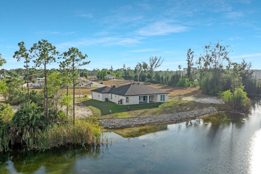 2303 NE 39th St, Cape Coral, FL 33909