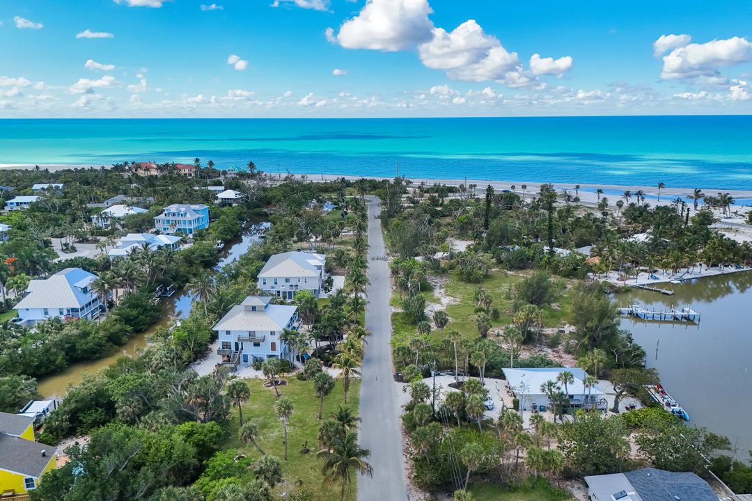 6126 Castaways Ln, Sanibel, FL 33957