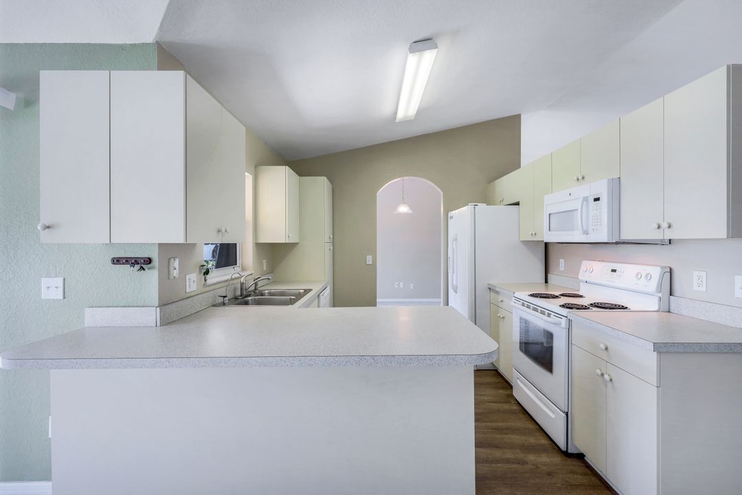 3201 NW 4th Ave, Cape Coral, FL 33993