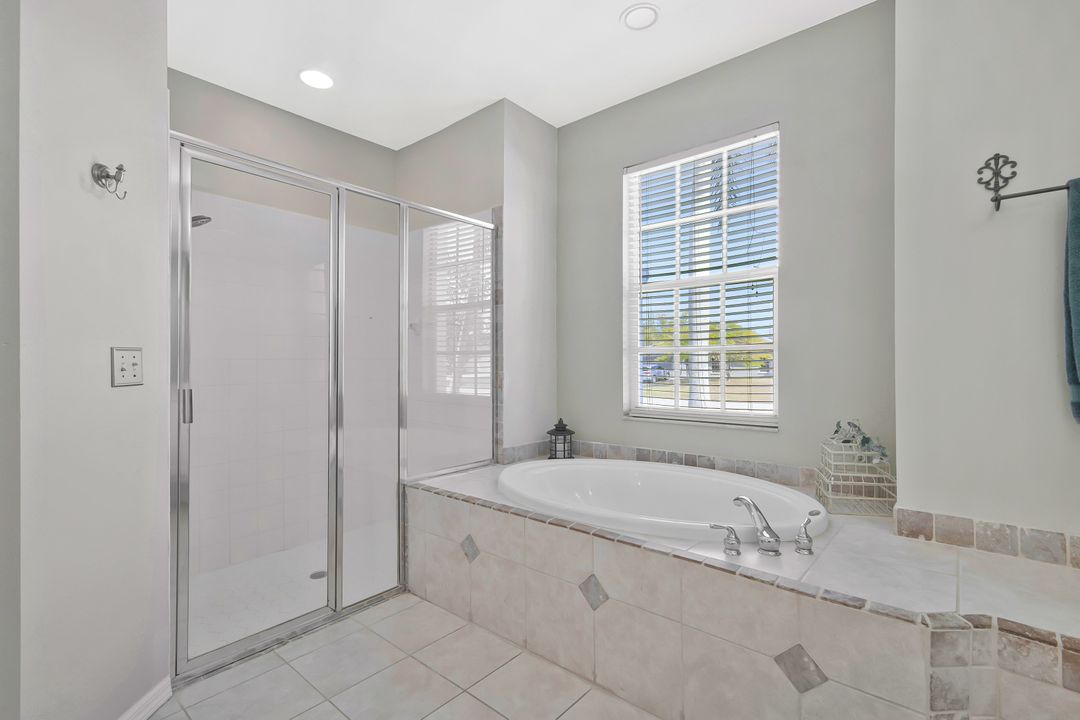 3830 SW 15th Pl, Cape Coral, FL 33914