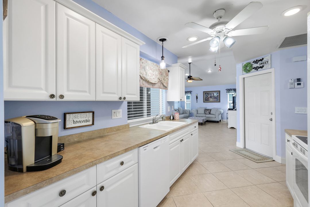 3320 SW 6th Ave, Cape Coral, FL 33914