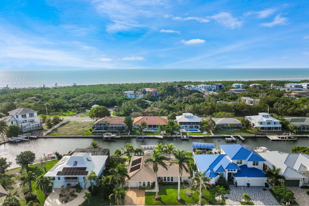 345 Henderson Ct, Marco Island, FL 34145