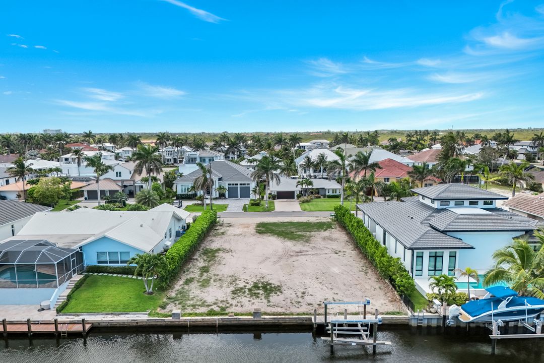 2156 Tarpon Rd, Naples, FL 34102