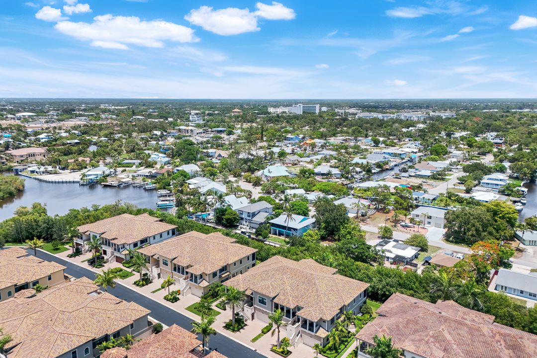 2488 Breakwater Wy #13-201, Naples, FL 34112