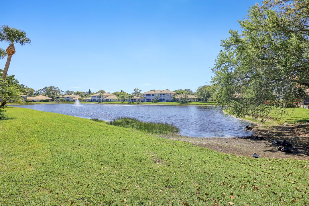386 Emerald Bay Cir #G4, Naples, FL 34110