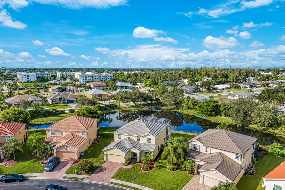 2210 Cape Heather Cir, Cape Coral, FL 33991