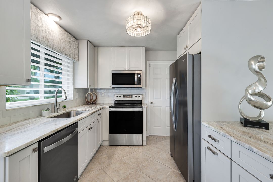 5236 Elm Ct, Cape Coral, FL 33904