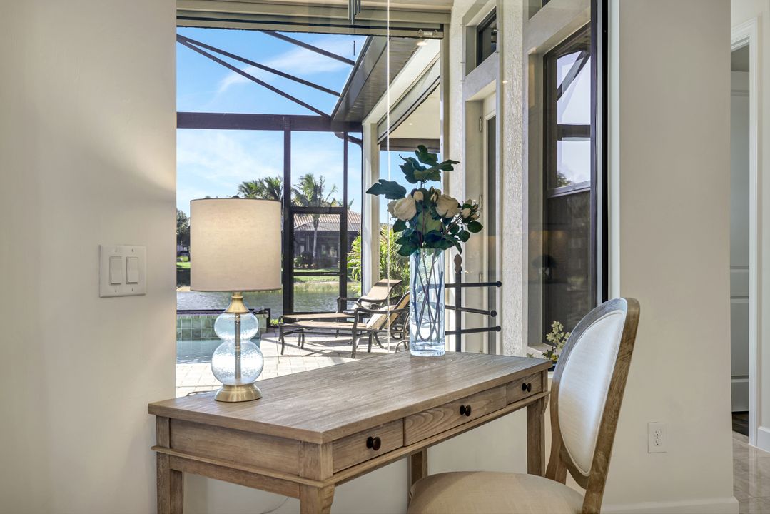 3181 Olympia Ln, Naples, FL 34114