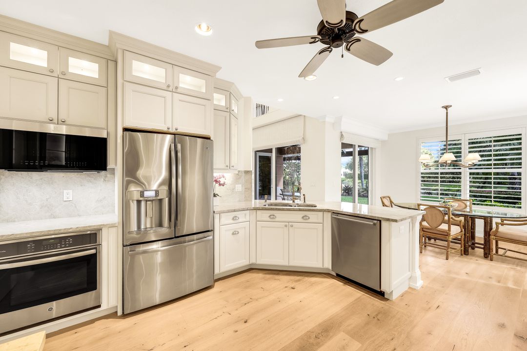 6777 Southern Oak Ct, Naples, FL 34109