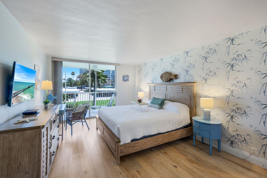 5 Bluebill Ave #208, Naples, FL 34108