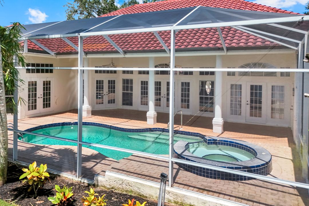 11201 Phoenix Way, Naples, FL 34119