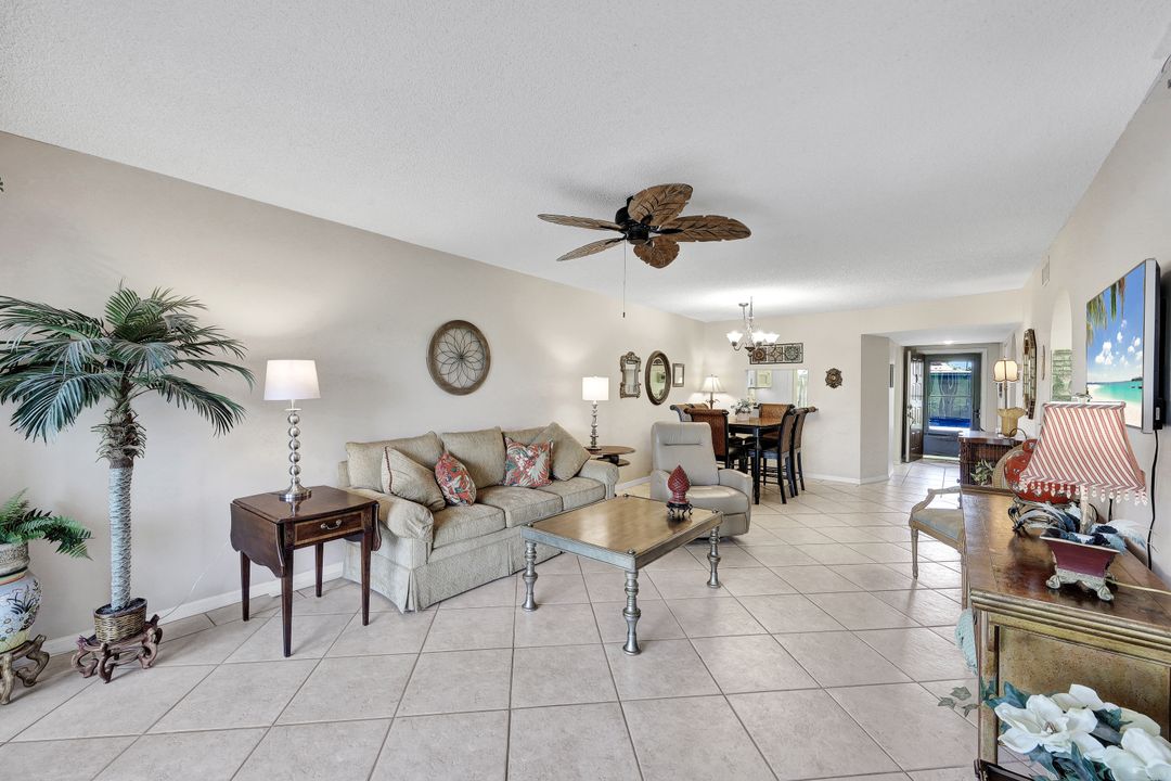 601 Augusta Blvd #2, Naples, FL 34113