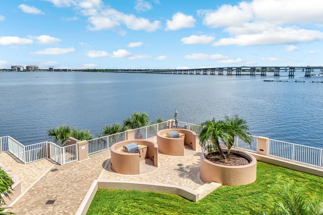 2090 W First St #2105, Fort Myers, FL 33901