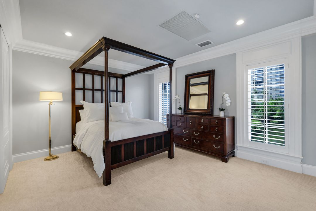 4900 Gulf Shore Blvd N, Naples, FL 34103