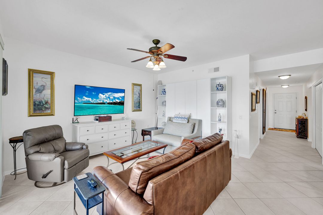 16615 Lake Cir Dr #427, Fort Myers, FL 33908