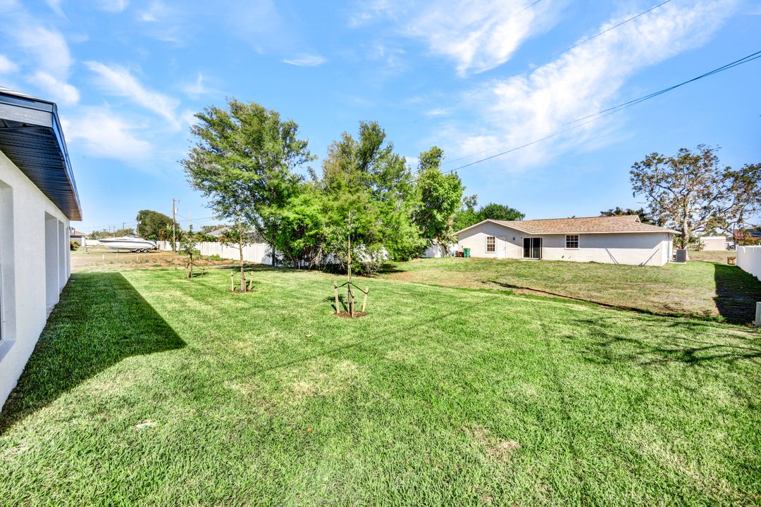 1205 NE 12th St, Cape Coral, FL 33909