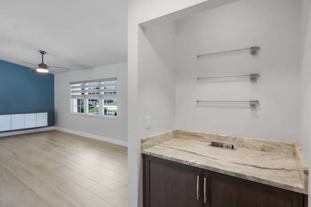 2212 SE 7th St, Cape Coral, FL 33990