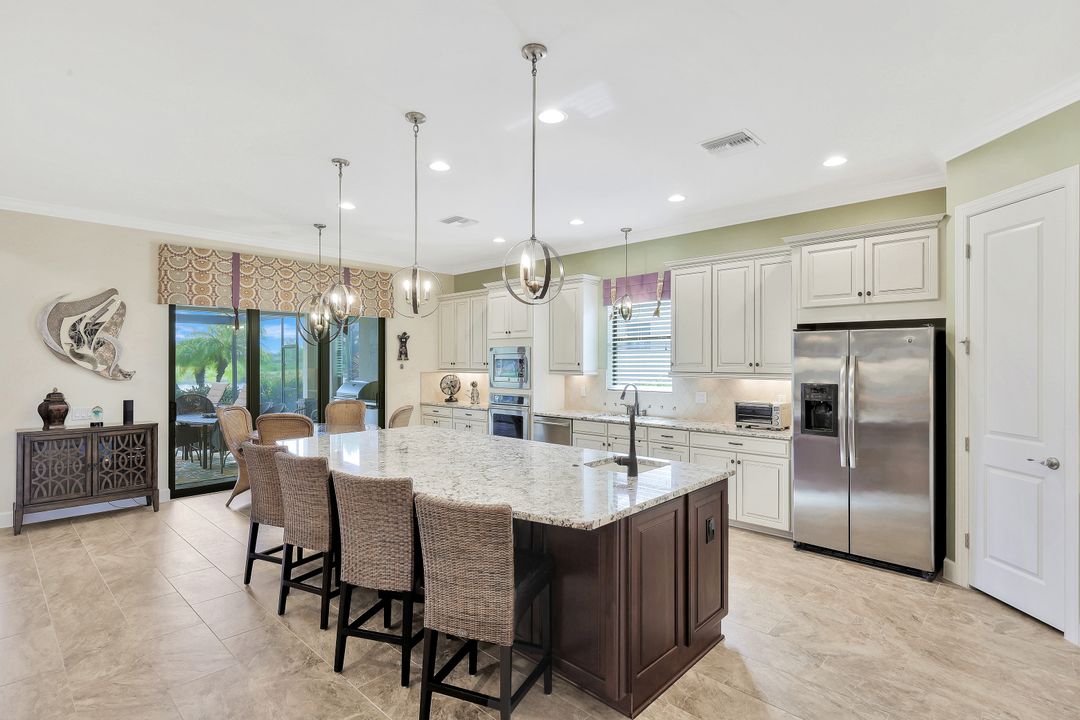 8908 Savona Ct, Naples, FL 34119