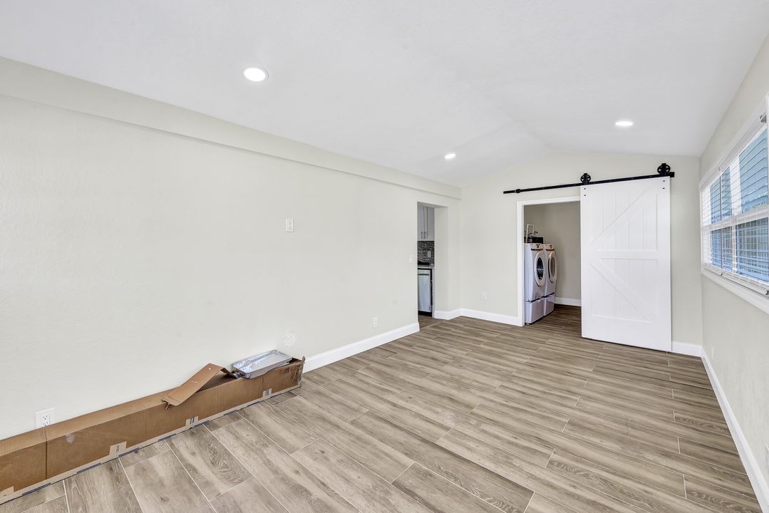 1273 5th Ave N, Naples, FL 34102