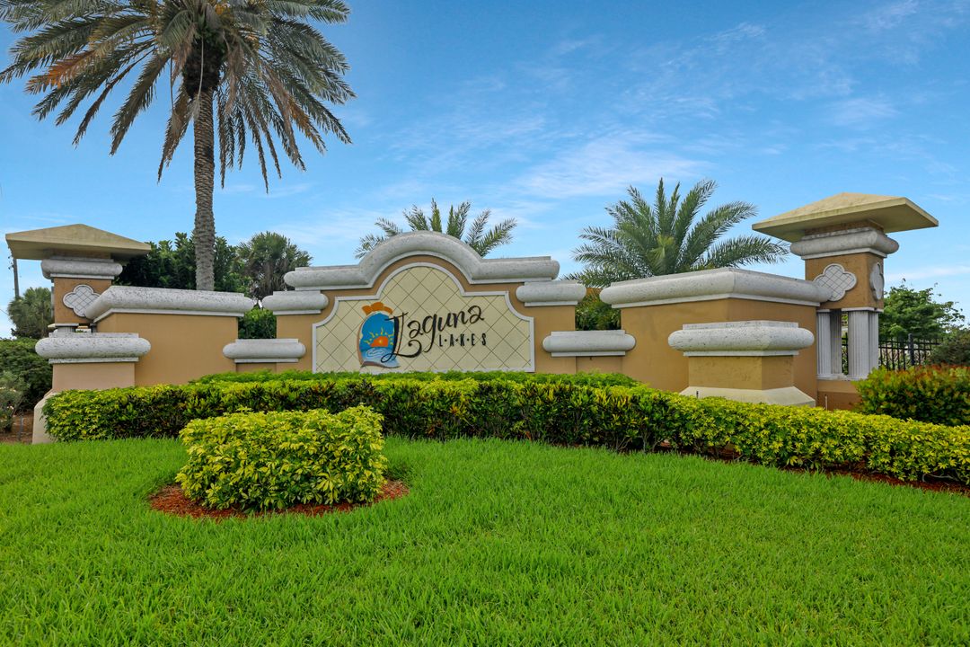 15370 Laguna Hills Dr, Fort Myers, FL 33908