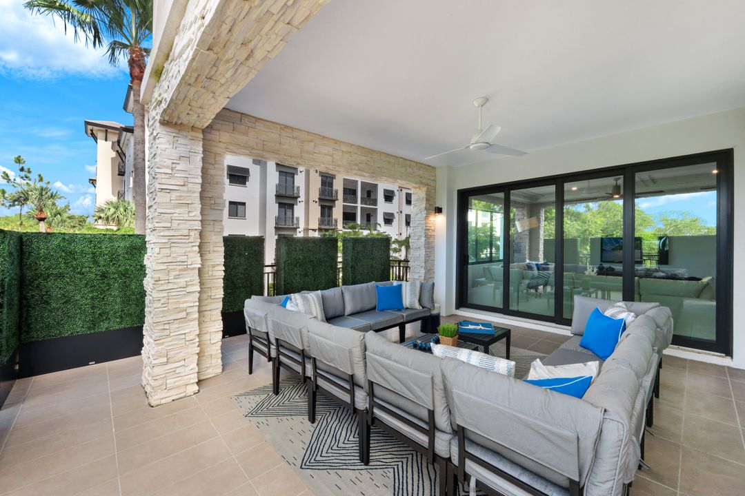 1130 3rd Ave S #207, Naples, FL 34102