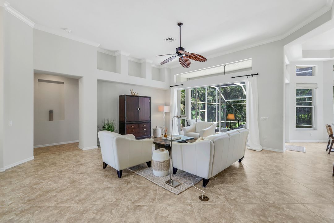1932 Springberry Cir, Naples, FL 34109