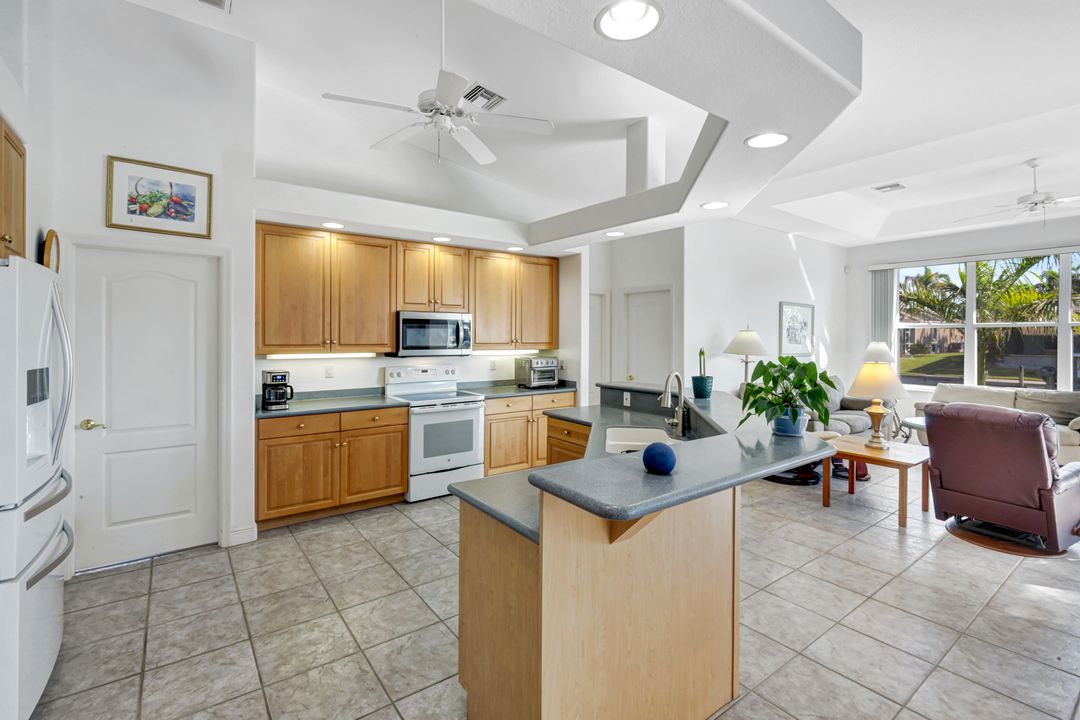 4315 SW 22nd Ct, Cape Coral, FL 33914