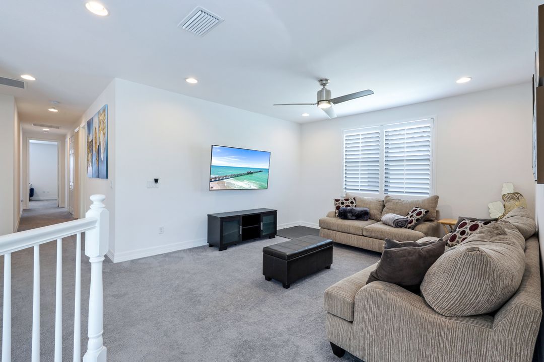 10059 Chesapeake Bay Dr, Fort Myers, FL 33913