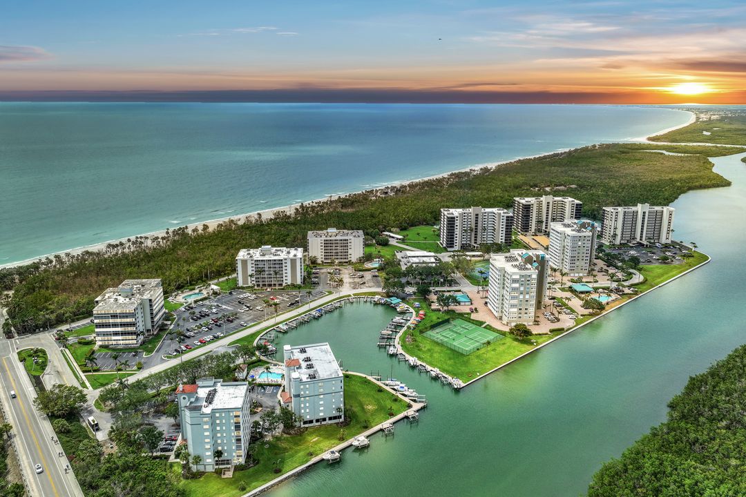 5 Bluebill Ave APT 506, Naples, FL 34108