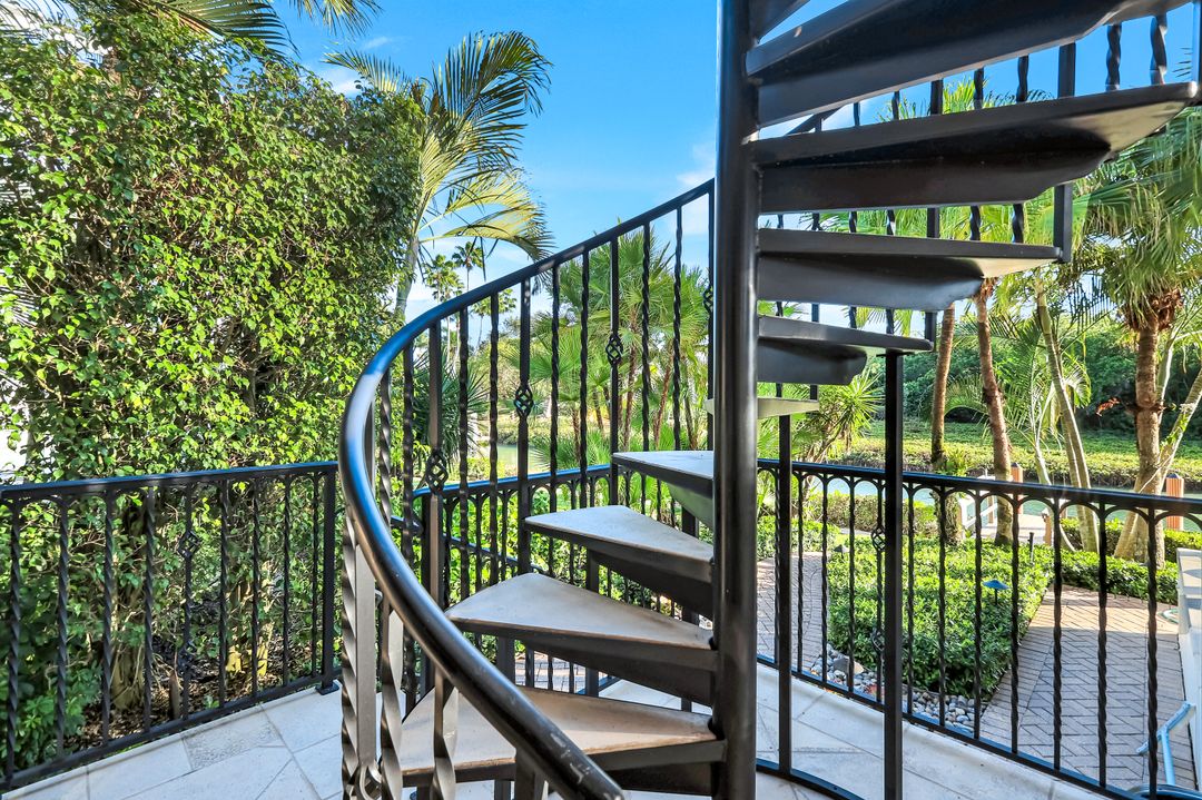 1450 Gulfstar Dr S, Naples, FL 34112