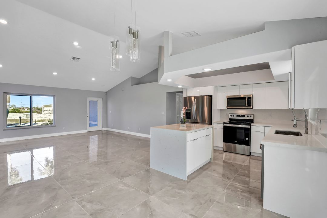 1509 NW 33rd Pl, Cape Coral, FL 33993