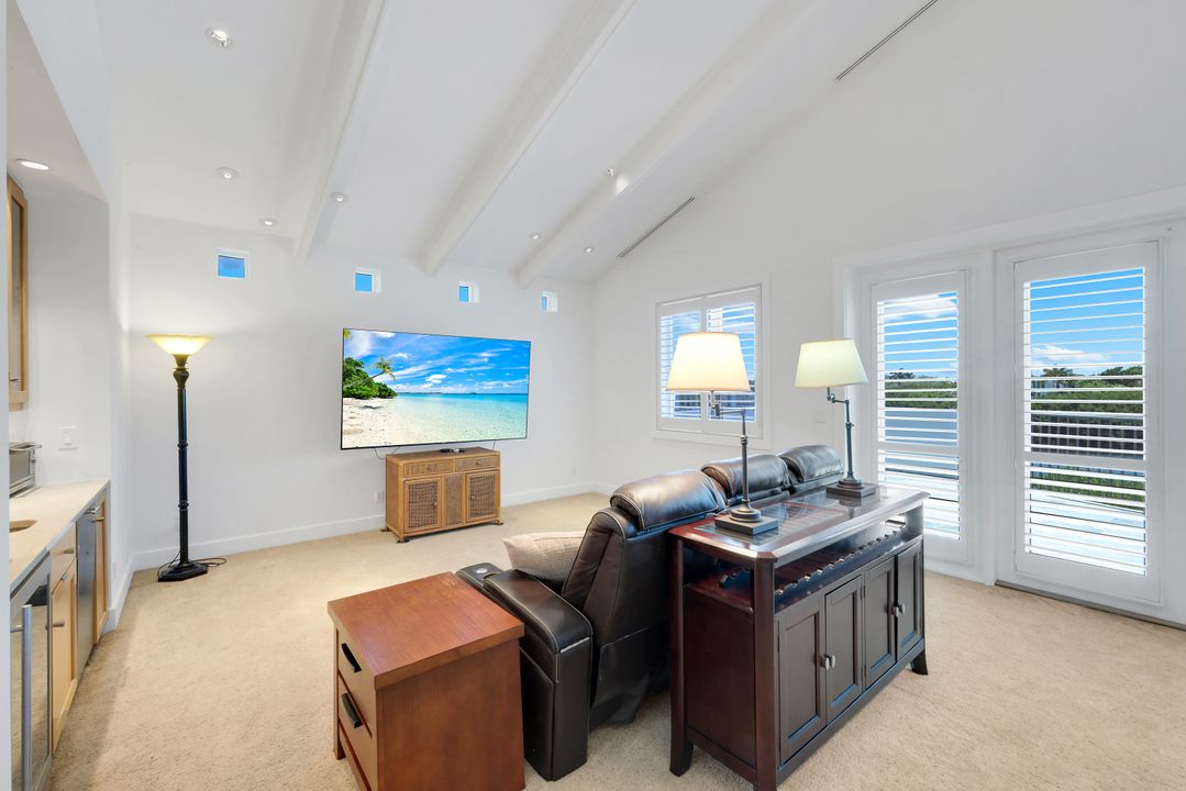 834 Hideaway Cir W, Marco Island, FL 34145