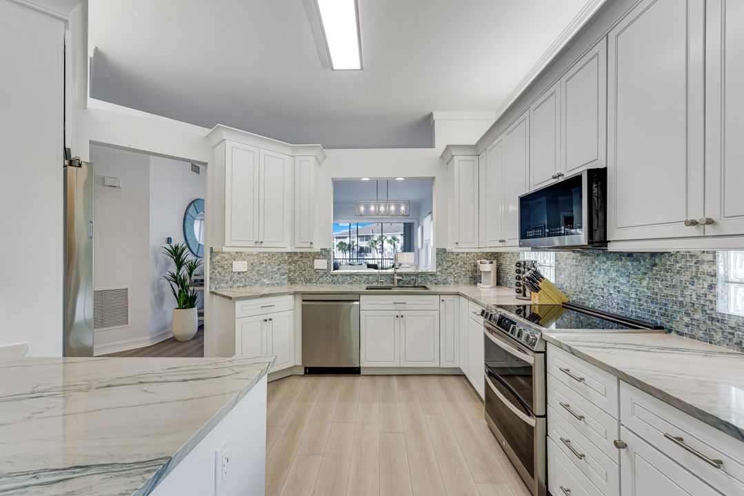 805 Bentwater Cir #104, Naples, FL 34108