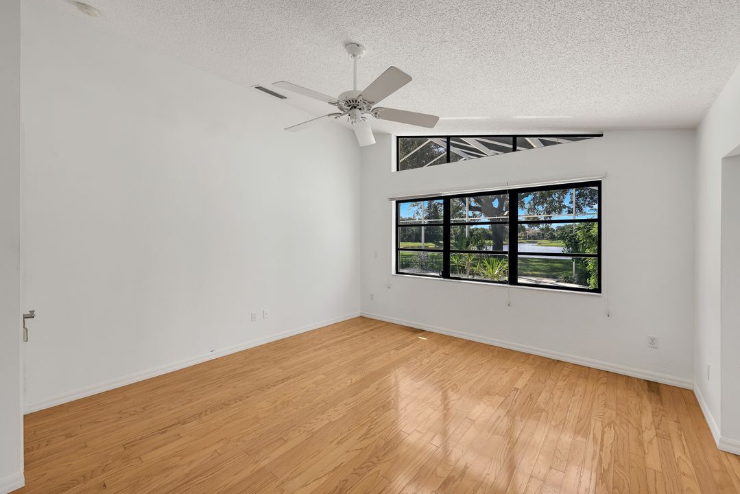 1924 Empress Ct, Naples, FL 34110