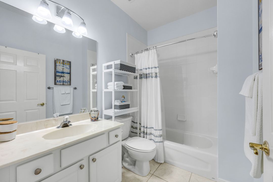 2110 Cay Lagoon Dr #122, Naples, FL 34109