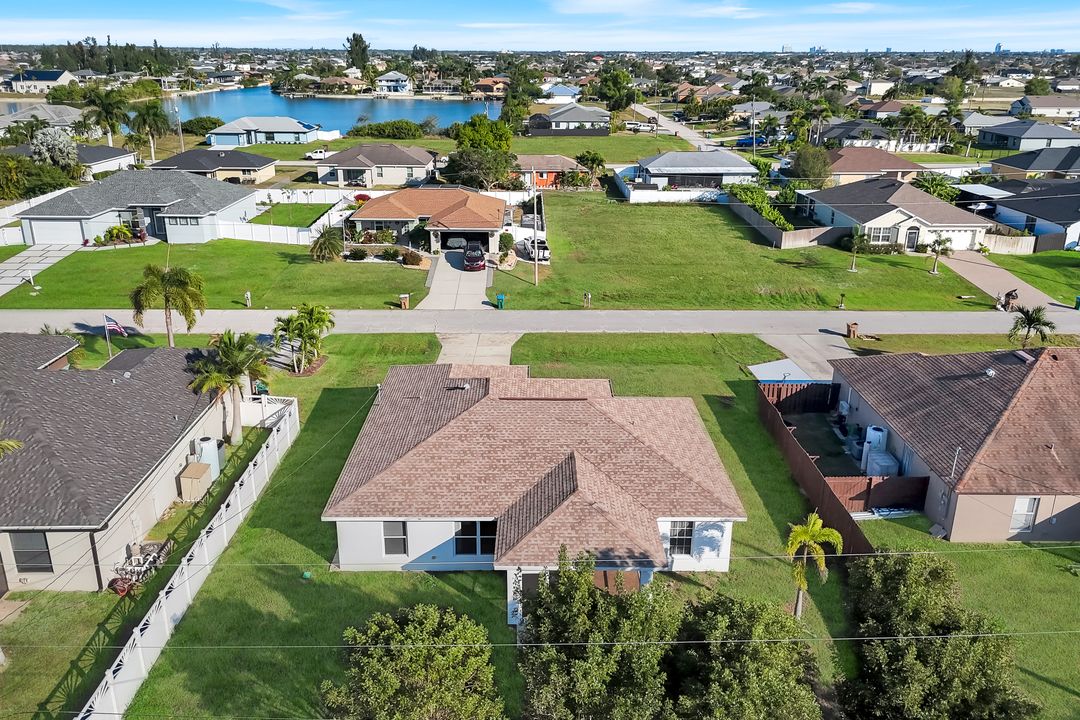 1706 NE 2nd Pl, Cape Coral, FL 33909