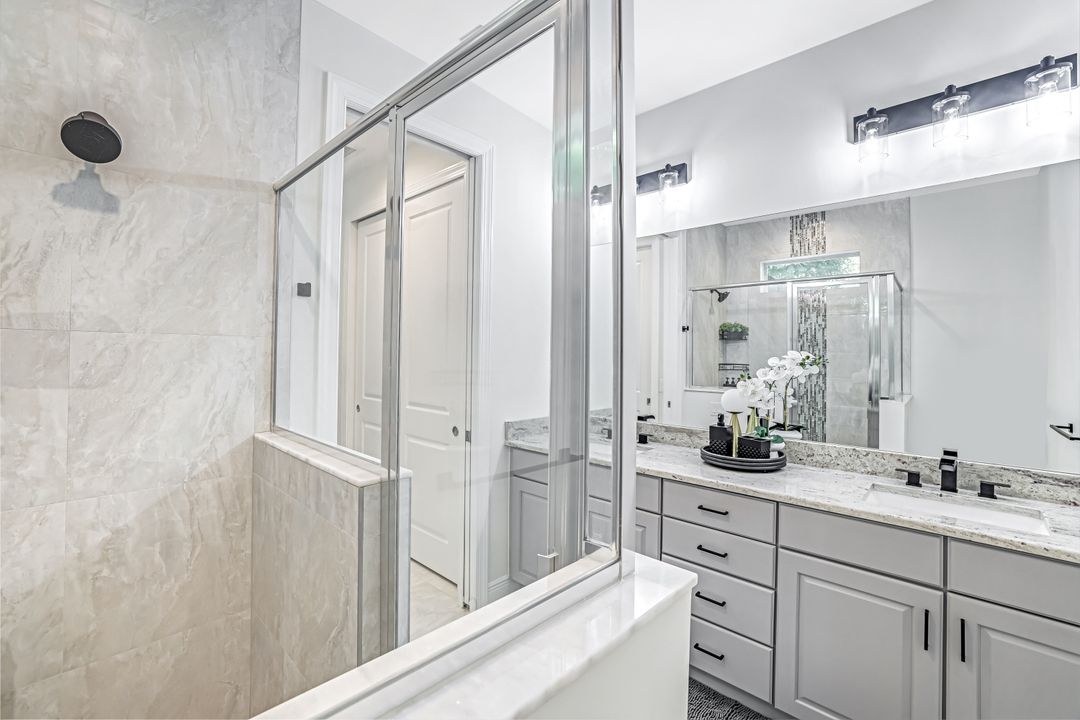 2955 Pine Tree Dr, Naples, FL 34112