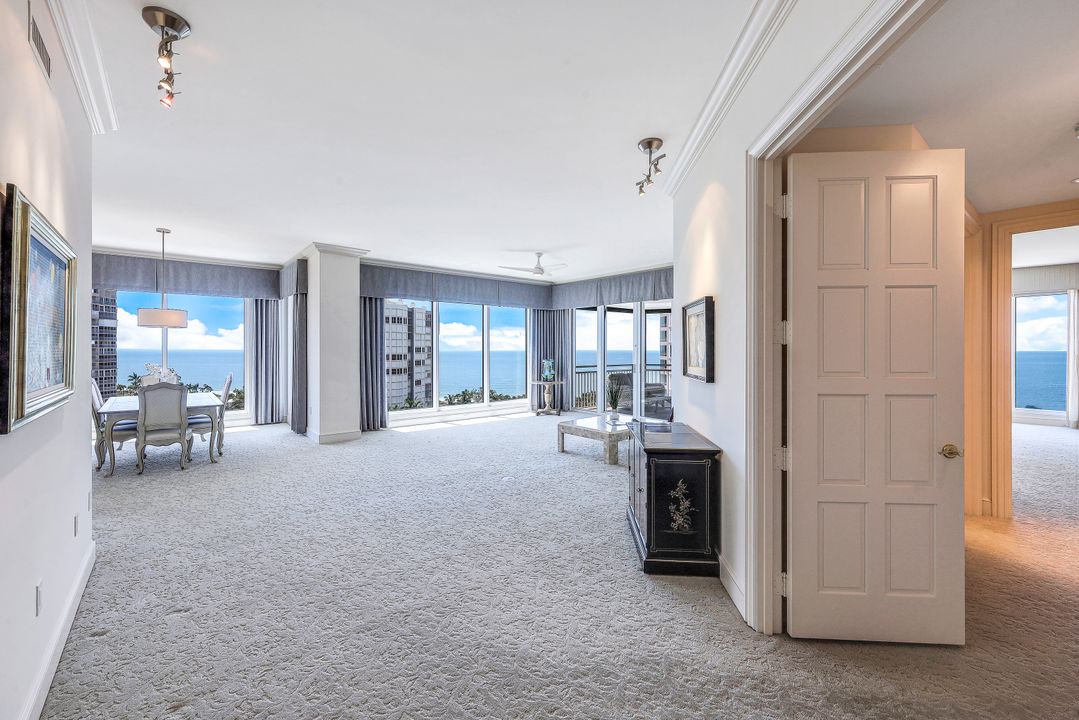 4151 Gulf Shore Blvd N #1002, Naples, FL 34103