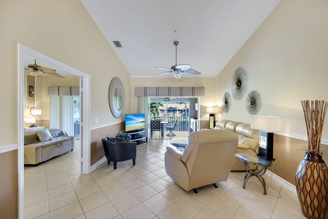 2375 Bayou Ln #4, Naples, FL 34112